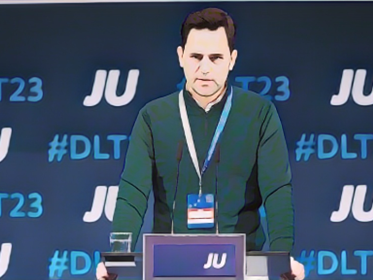 Лідер JU Йоханнес Вінкель (31) хоче скасувати базове право на притулок