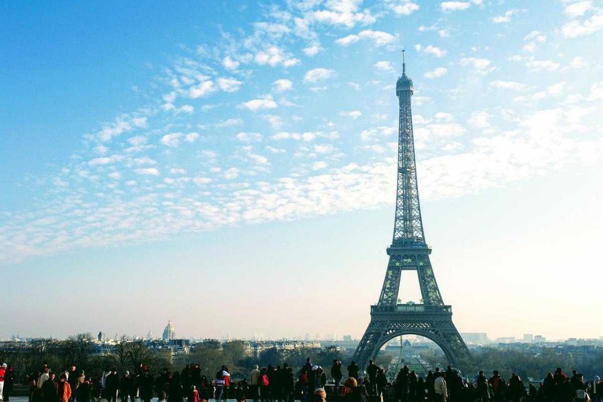 Олімпійські кільця встановлять на Ейфелеву вежу в Парижі