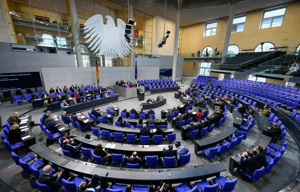 Не буде голосування за суперечливий законопроект у Бундестагі перед виборами. Фото: Бернд фон Ютрценка/DPA/Archivbild