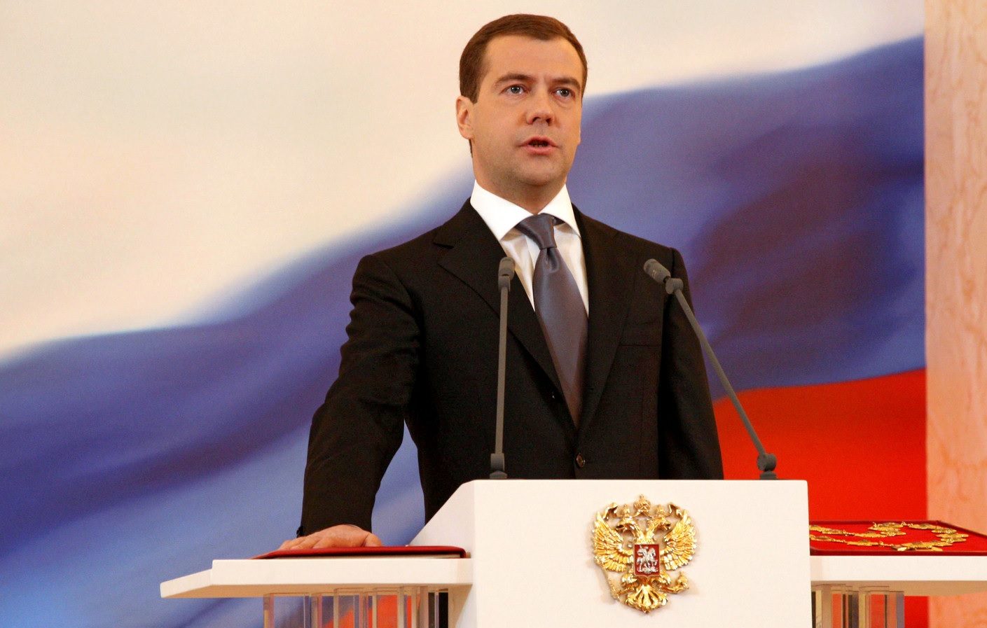 Медведєв погрожує викрасти Мерца після захоплення Мадуро