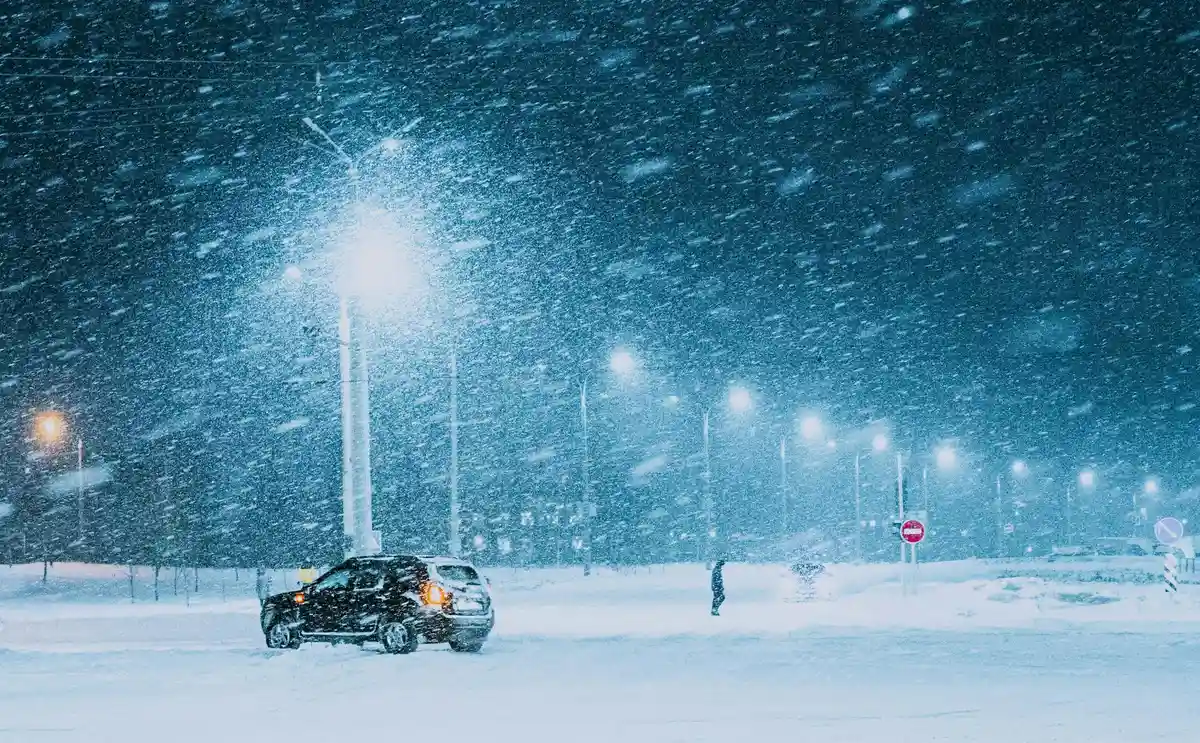 Снігова буря порушила графік руху поїздів і автобусів у Гамбурзі