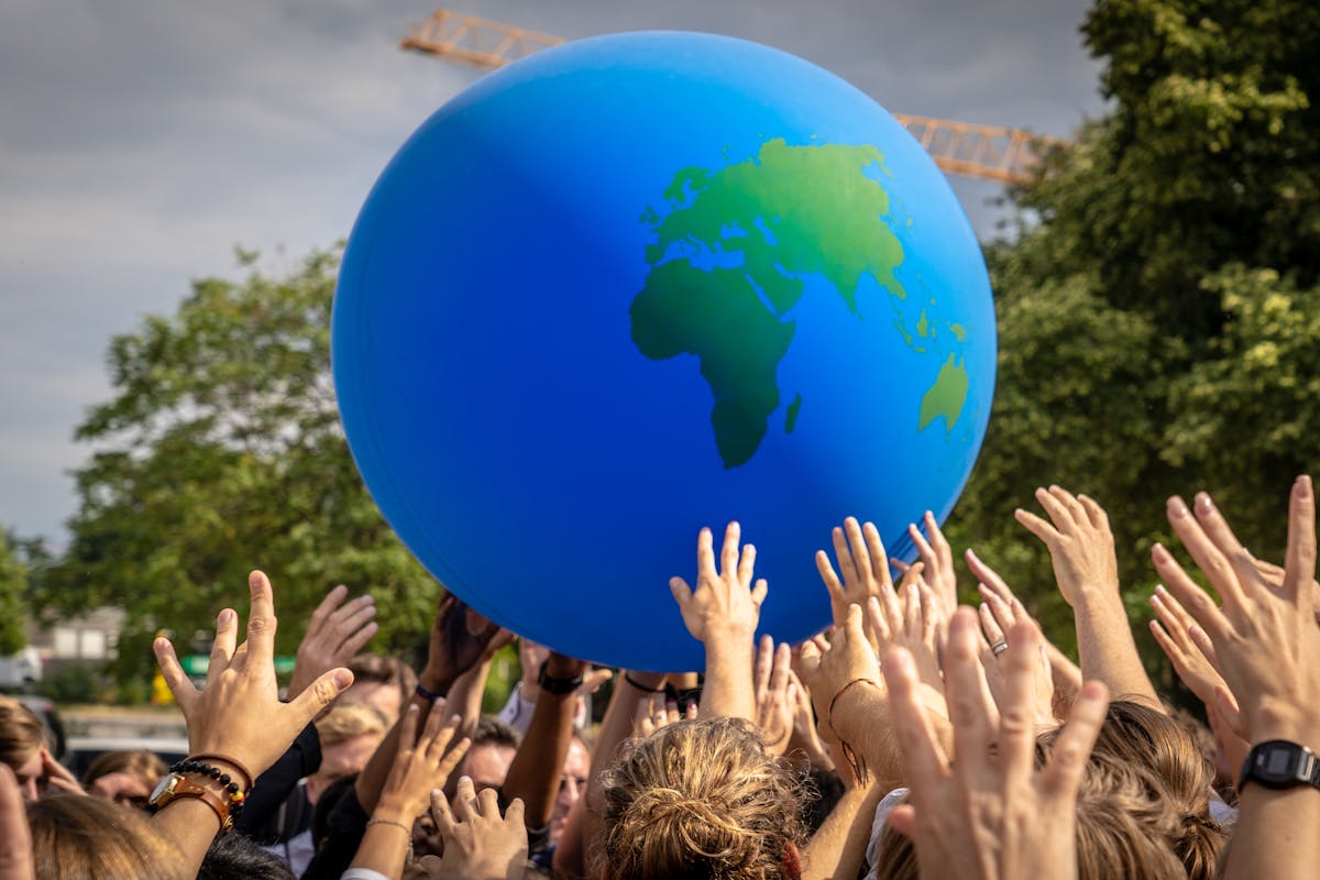 Право сильного у політиці визначає світ. Фото: skigh_tv/pexels